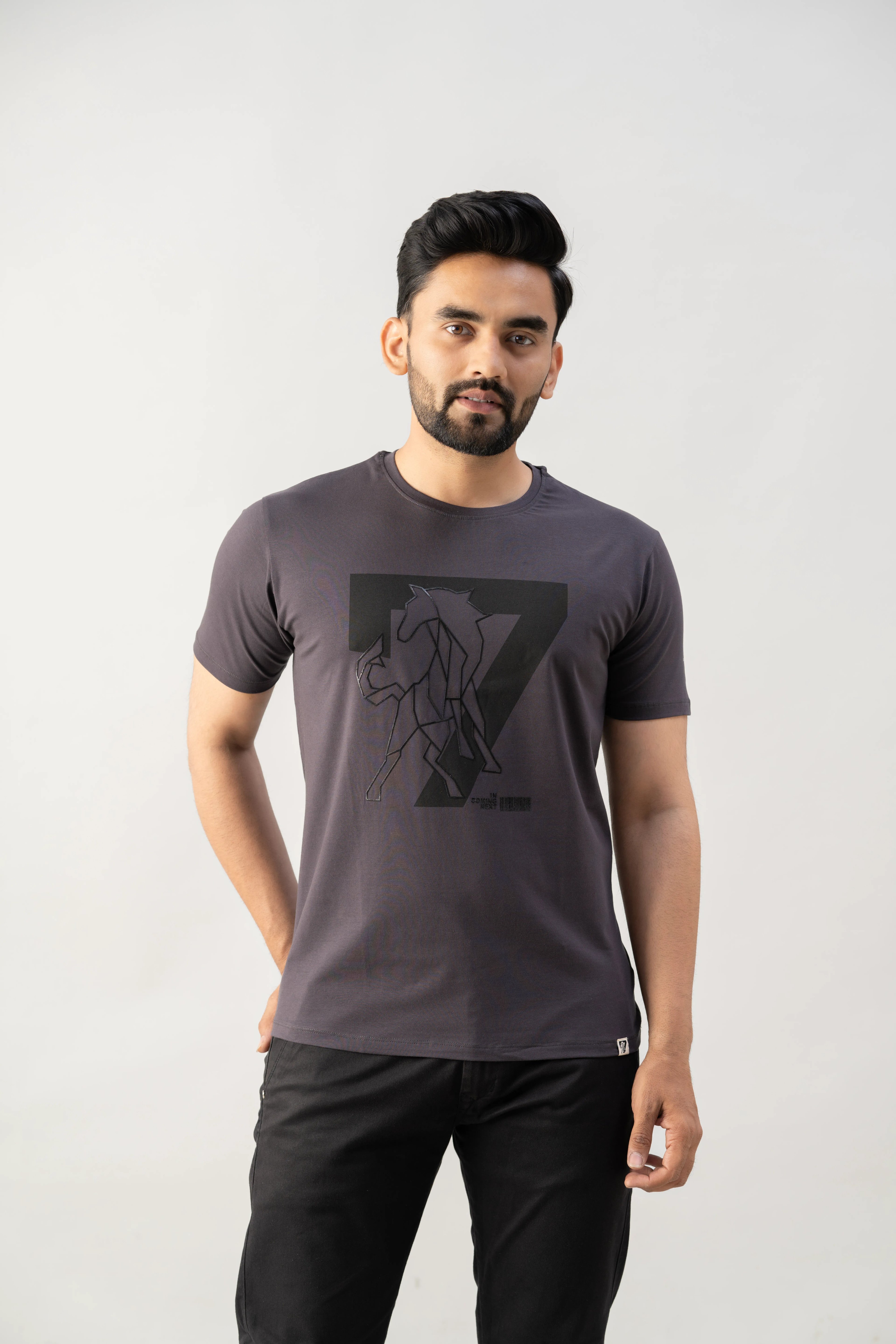 LOGO GRAPHIC PRINT T-SHIRT view 3